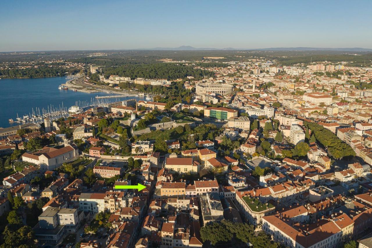 Apartment De Ville 2020 With Free Parking Pula Eksteriør billede